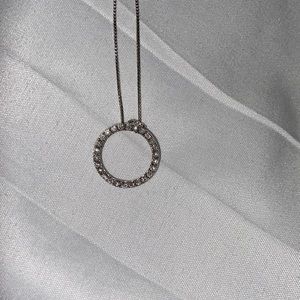 KAY circle necklace
